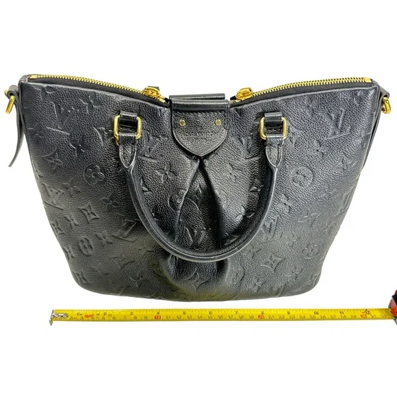 Louis Vuitton Black Shoulder Bag - Picture 3 of 13